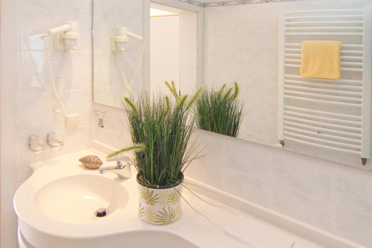Seehotel Zur Muenz เมียร์สบวร์ก ภายนอก รูปภาพ