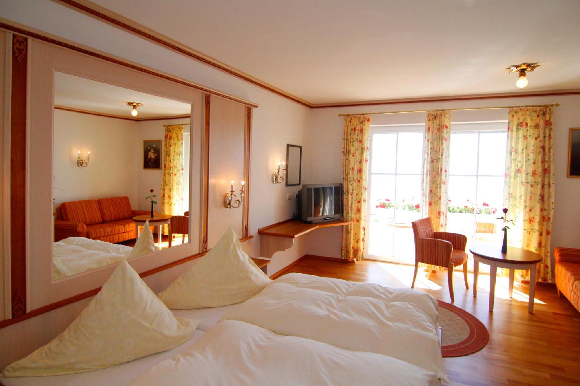 Seehotel Zur Muenz เมียร์สบวร์ก ภายนอก รูปภาพ